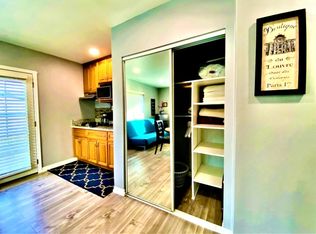 7024 Sylvia Ave, Reseda, CA 91335