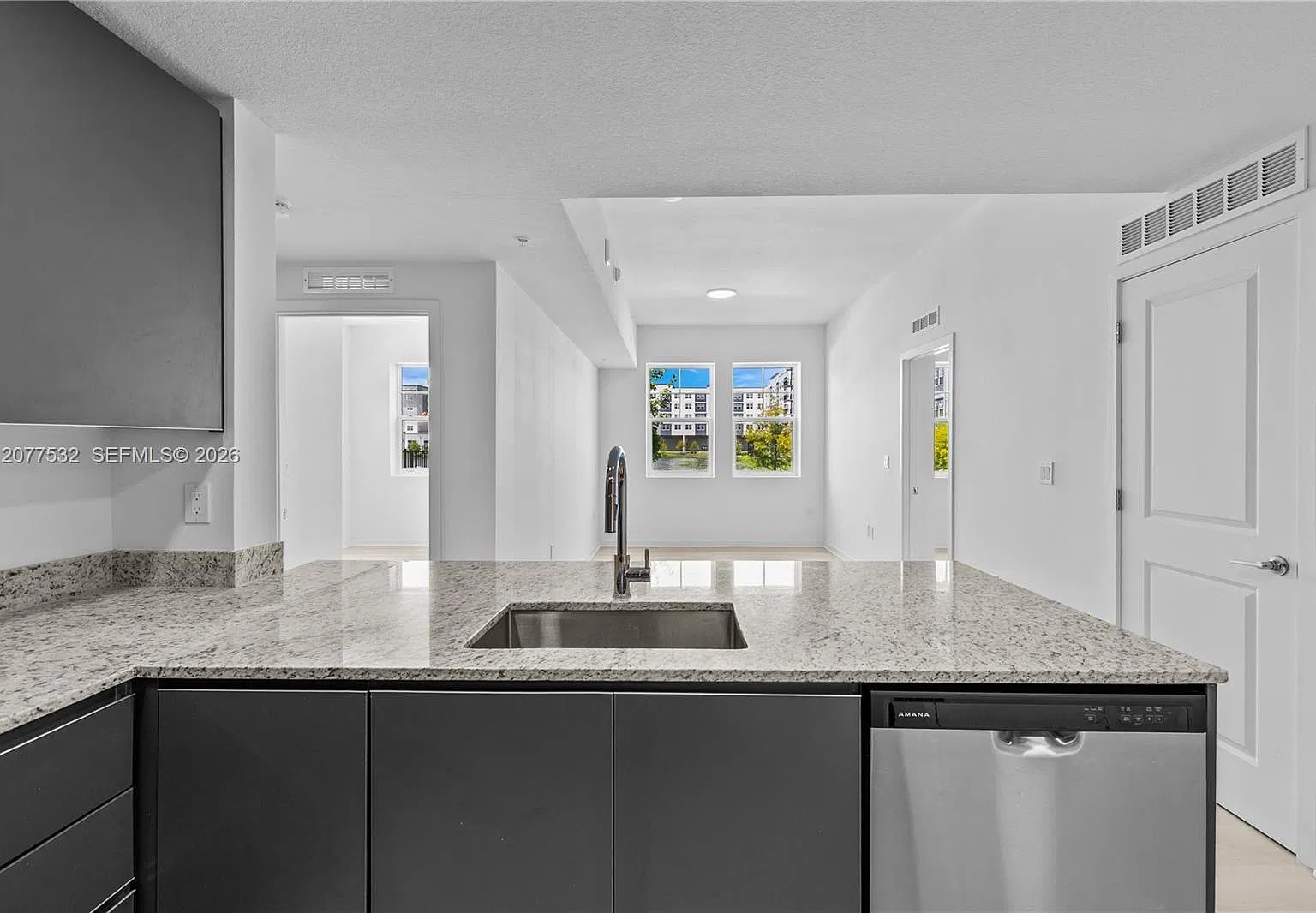 2 bed, $1,850 — Photo 4