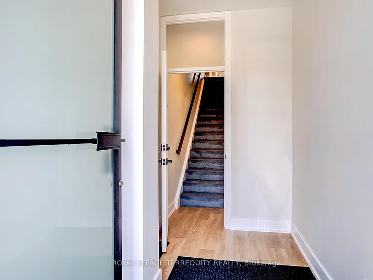 743 Gerrard St E #UPPER — Photo 25