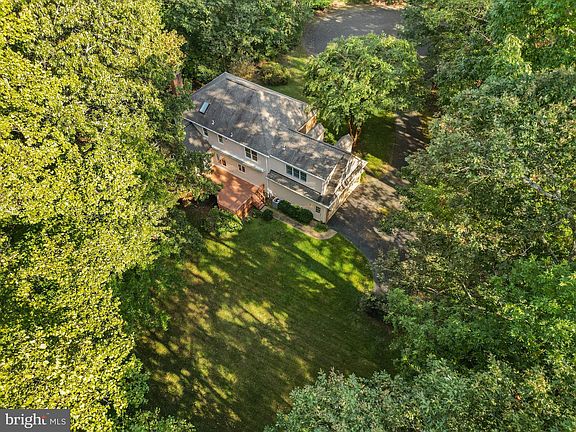 3rd image of 6802 Palmer Ct