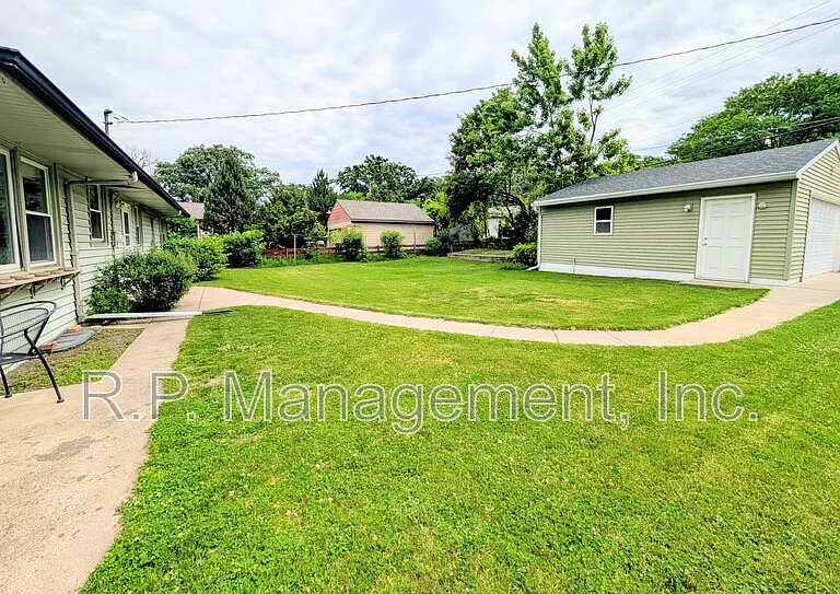 3100 Orchard Ave N — Photo 3