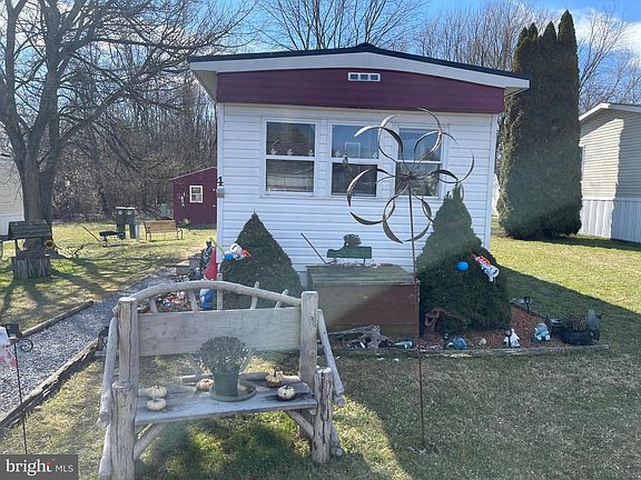 4th image of 4 Oxford Dr
