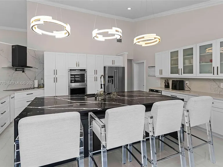 1530 Lacosta Dr W — Photo 13