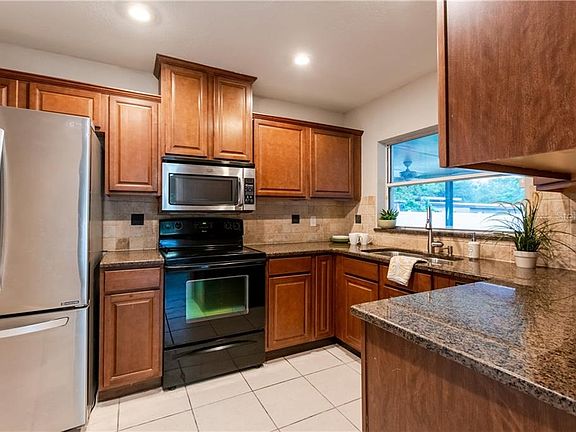 5th image of 163 S Alder Dr