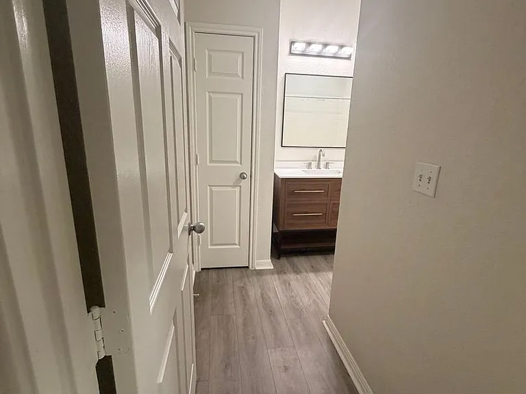 911 N Orange Ave #304 — Photo 10