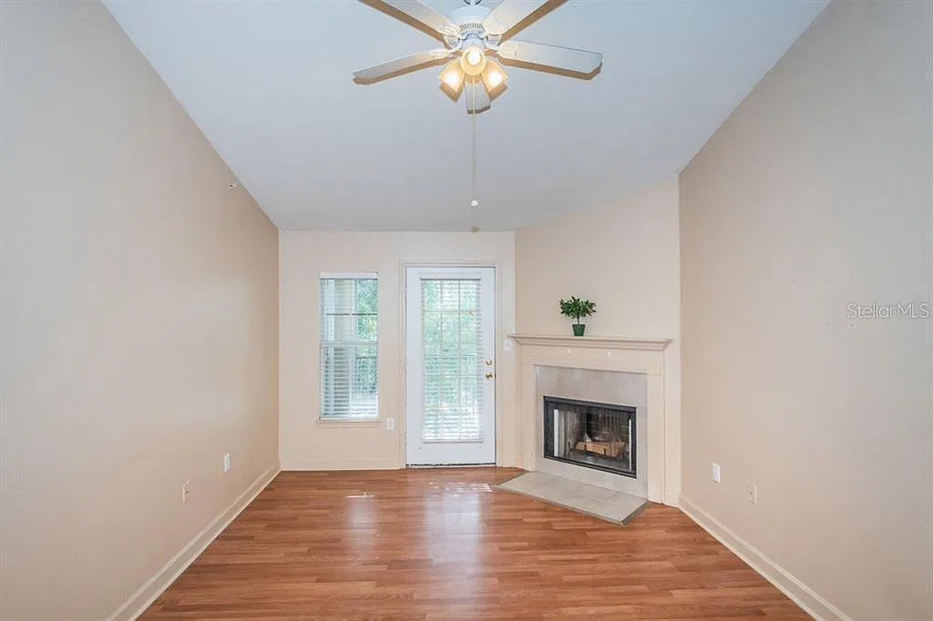 2 bed, 1050 sqft, $1,500 — Photo 1