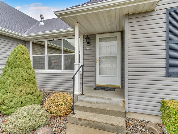5th image of 1106 N Whidbey Ln