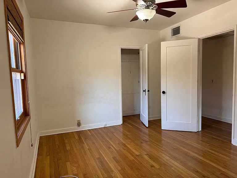 3004 E Adams St — Photo 16