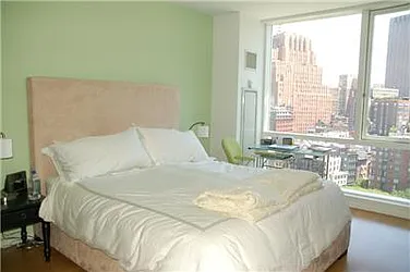 Rented by R New York