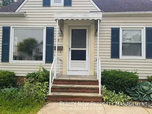 2611 Brookdale Ave Photo 1