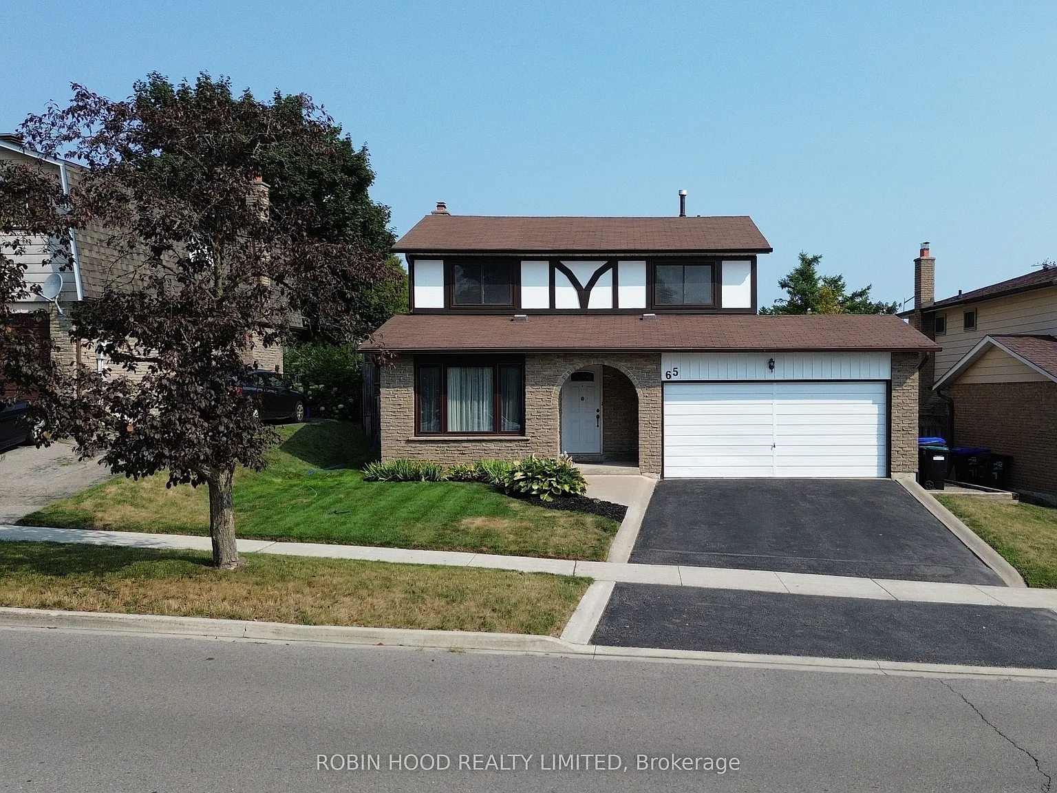 65 Britannia Ave photo 1