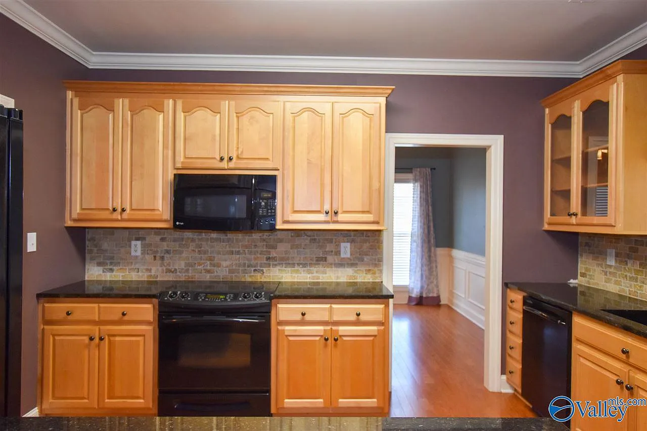 4 bed, 2.5 bath, 2229 sqft, $2,500 — Photo 4