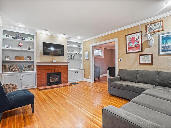 5th image of 874 S Lazelle St
