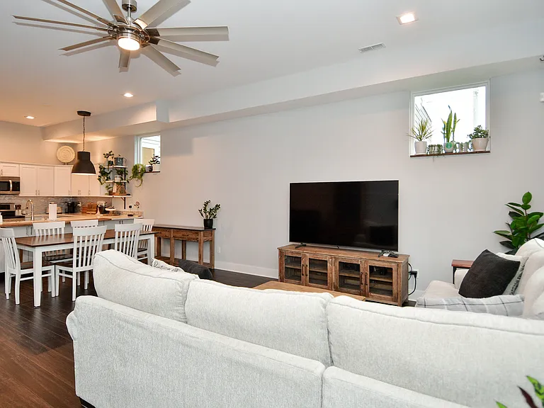 1426 Olive St — Photo 15