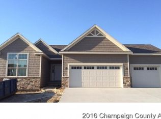 704 Country Ridge Dr, Mahomet, IL 61853