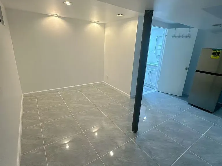 108 Moffett St #BASEMENT — Photo 2