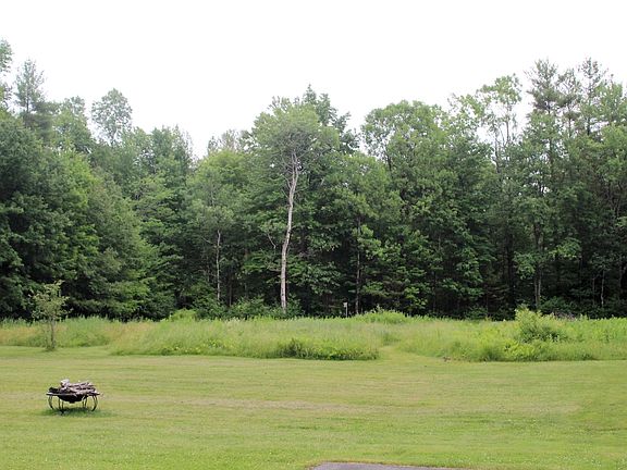 Huge level back yard