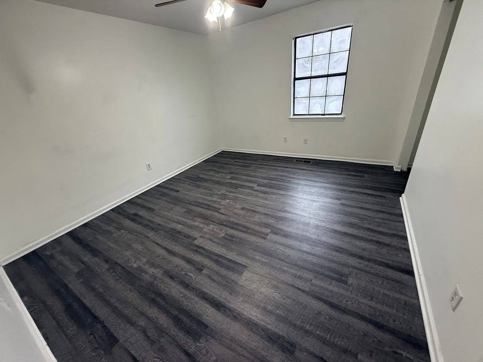 1112 S Saint Marks Ave - B — Photo 4
