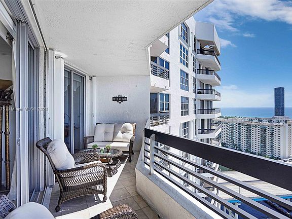 3rd image of 19195 Mystic Pointe Dr APT 2808
