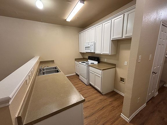 4th image of 10718 Mathom Lndg APT 2