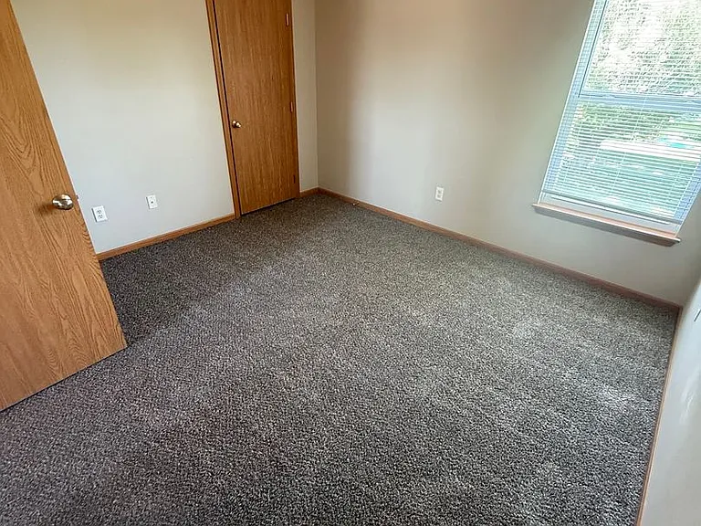 619 W Pine St — Photo 8