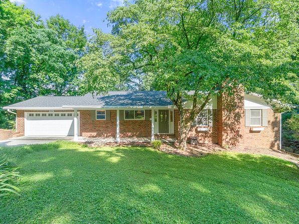 3814 Woodbine Cir NW