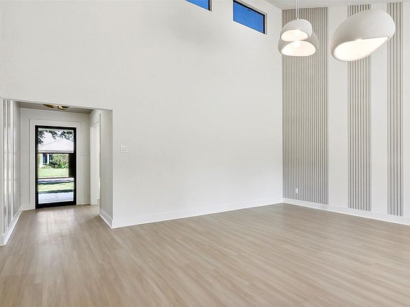 4th image of 4655 Monticello St