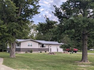 1372 E Orange Pike, Rushville, IN 46173