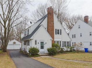 16 Cumberland Rd, West Hartford, CT 06119