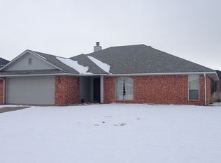 1100 Wendy Ln, Altus, OK 73521