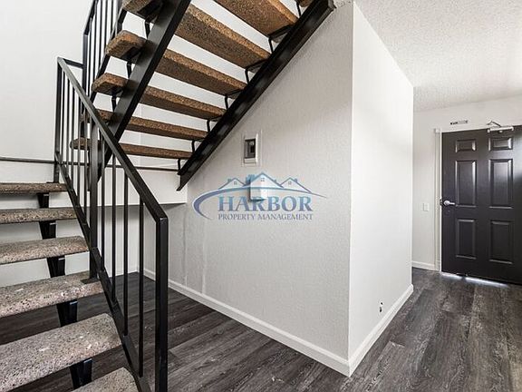 4th image of 789 W 18th St APT 3
