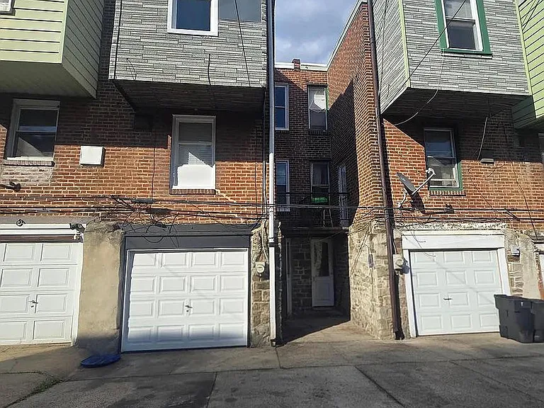 962 Carver St — Photo 11