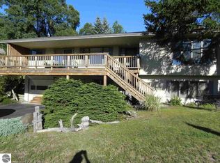 2844 Sherwood Dr, Traverse City, MI 49686