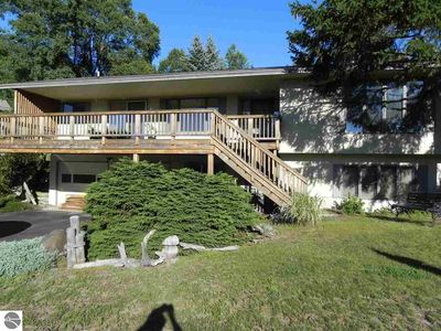 2844 Sherwood Dr, Traverse City, MI, 49686