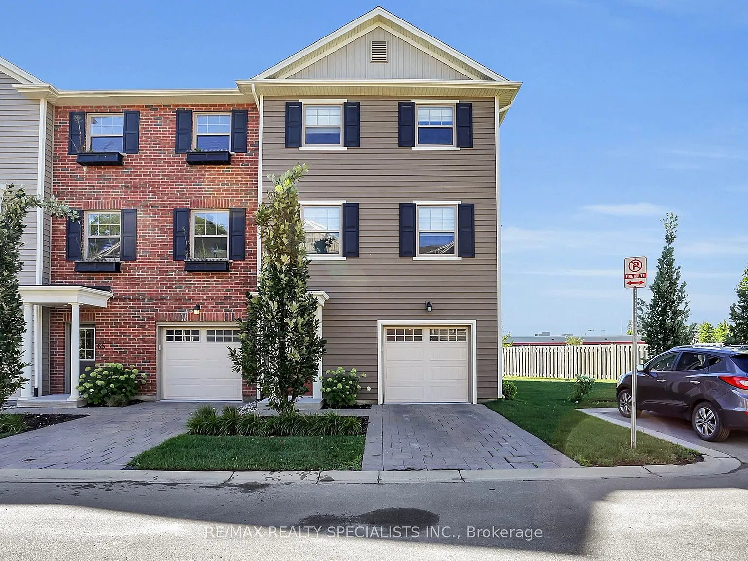 1040 Coronation Dr — Photo 4