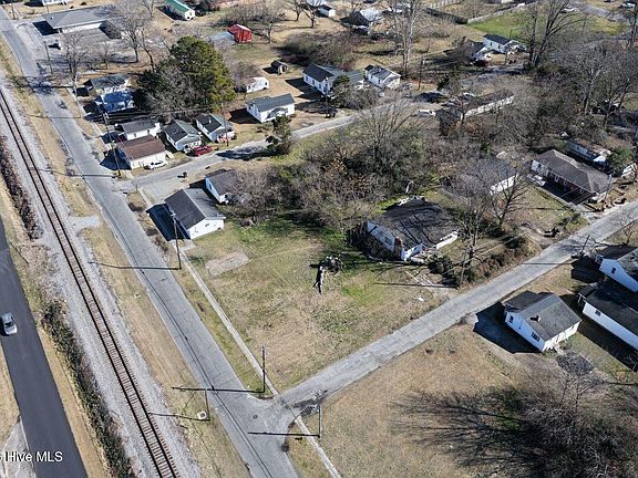 2nd image of Off Of SE Center Street