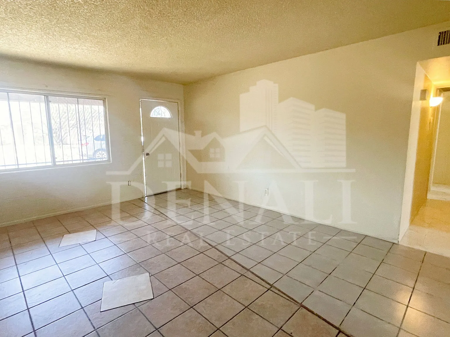 4 bed, 2.0 bath, 1292 sqft, $1,695 — Photo 3