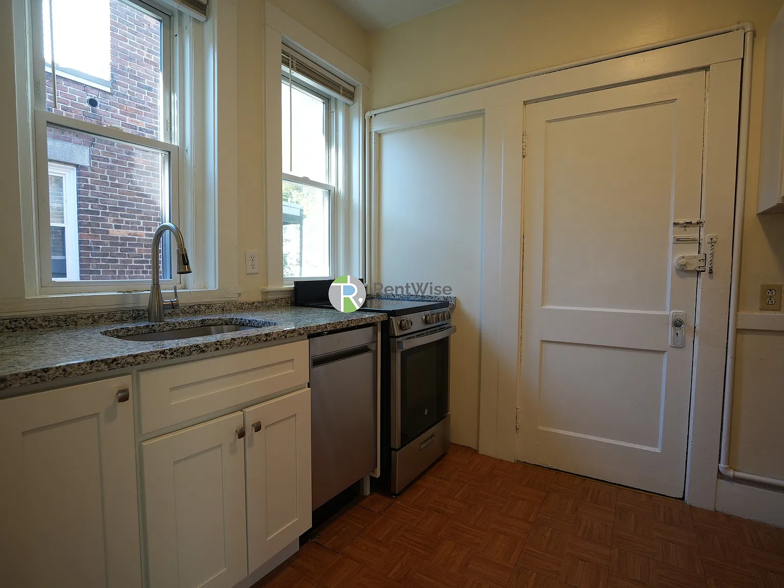 3 bed, 1.0 bath, $3,200 — Photo 4