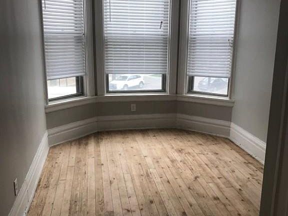 4th image of 2501 N Lincoln Ave #3
