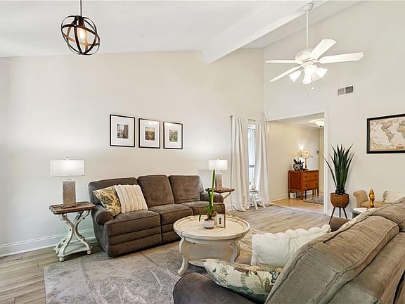 3rd image of 116 Catalpa Ln #116