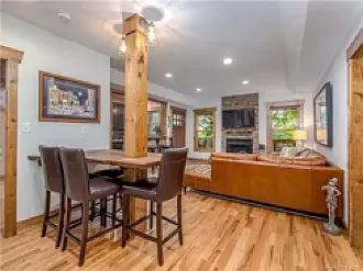2 bed, 800 sqft, $2,500 — Photo 3