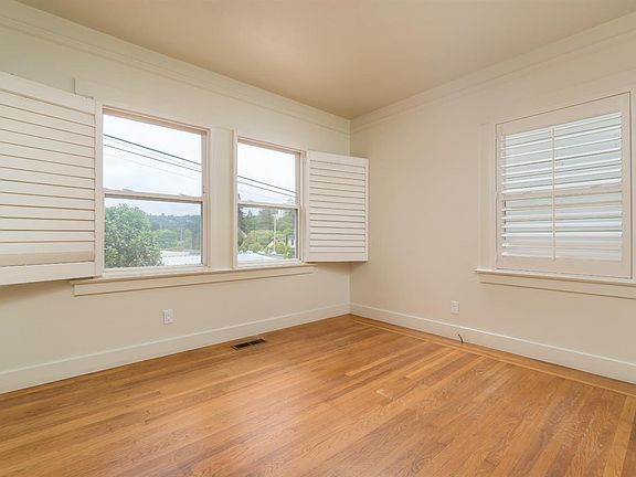 4th image of 109 Sunnyside Ave