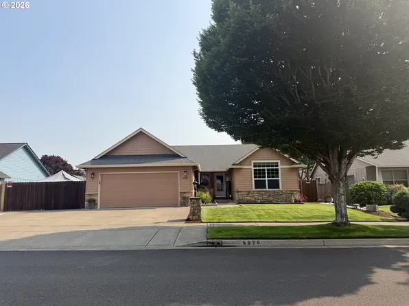 5976 Firestone Dr, Eugene, OR 97402