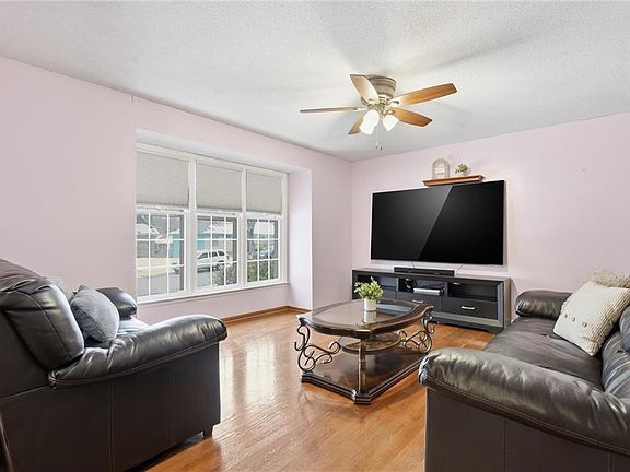 5th image of 2331 N 73rd Ter