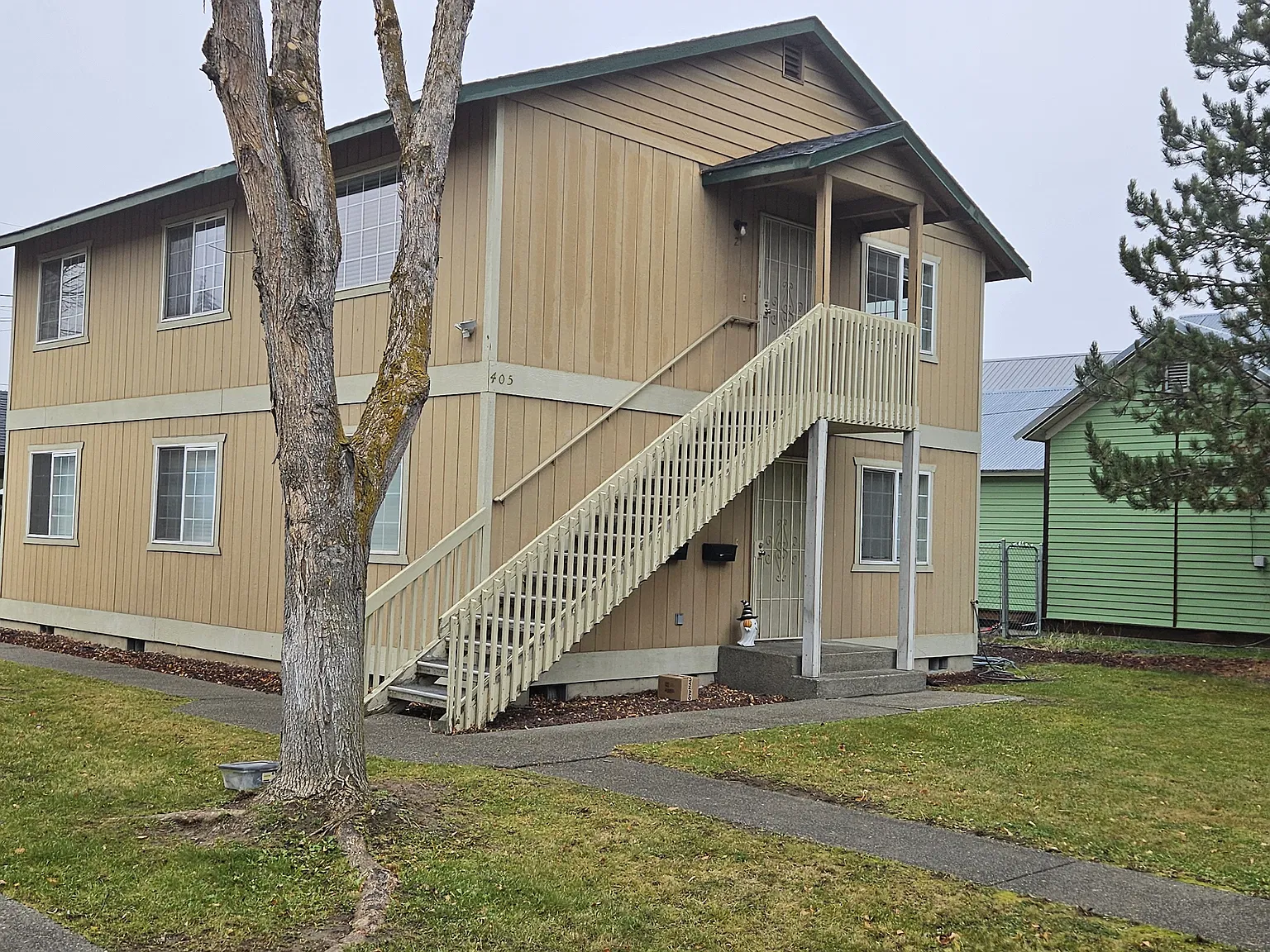 3 bed, 1000 sqft, $1,650 — Photo 1