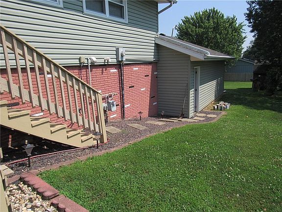 4th image of 8273 N 300th St