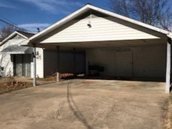 2nd image of 508 S Mitchell Ave
