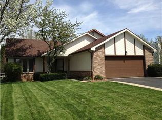 6848 Greentree Ln, Maumee, OH 43537