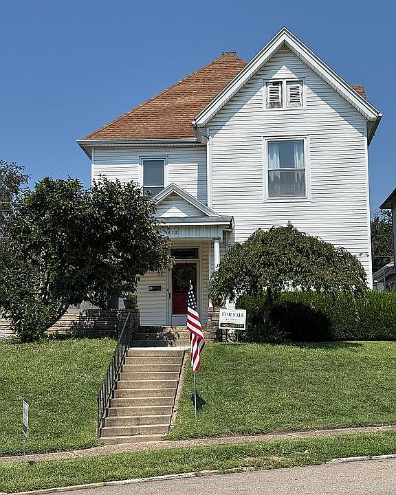 1st image of 822 Main St