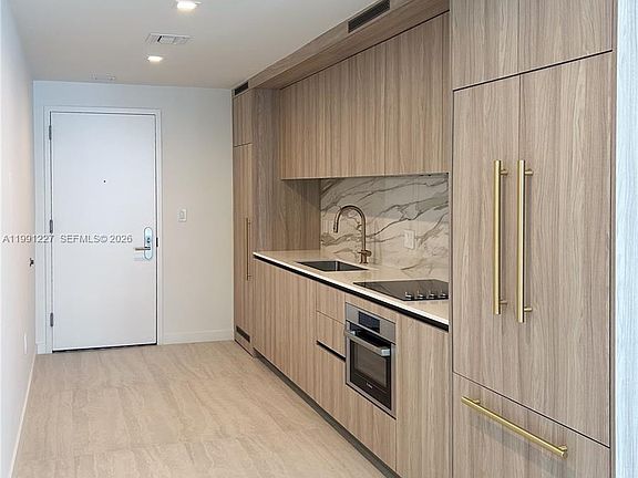 4th image of 77 SE 5th St Unit 3614